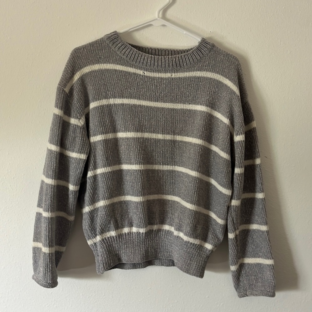 Medium gray sweater